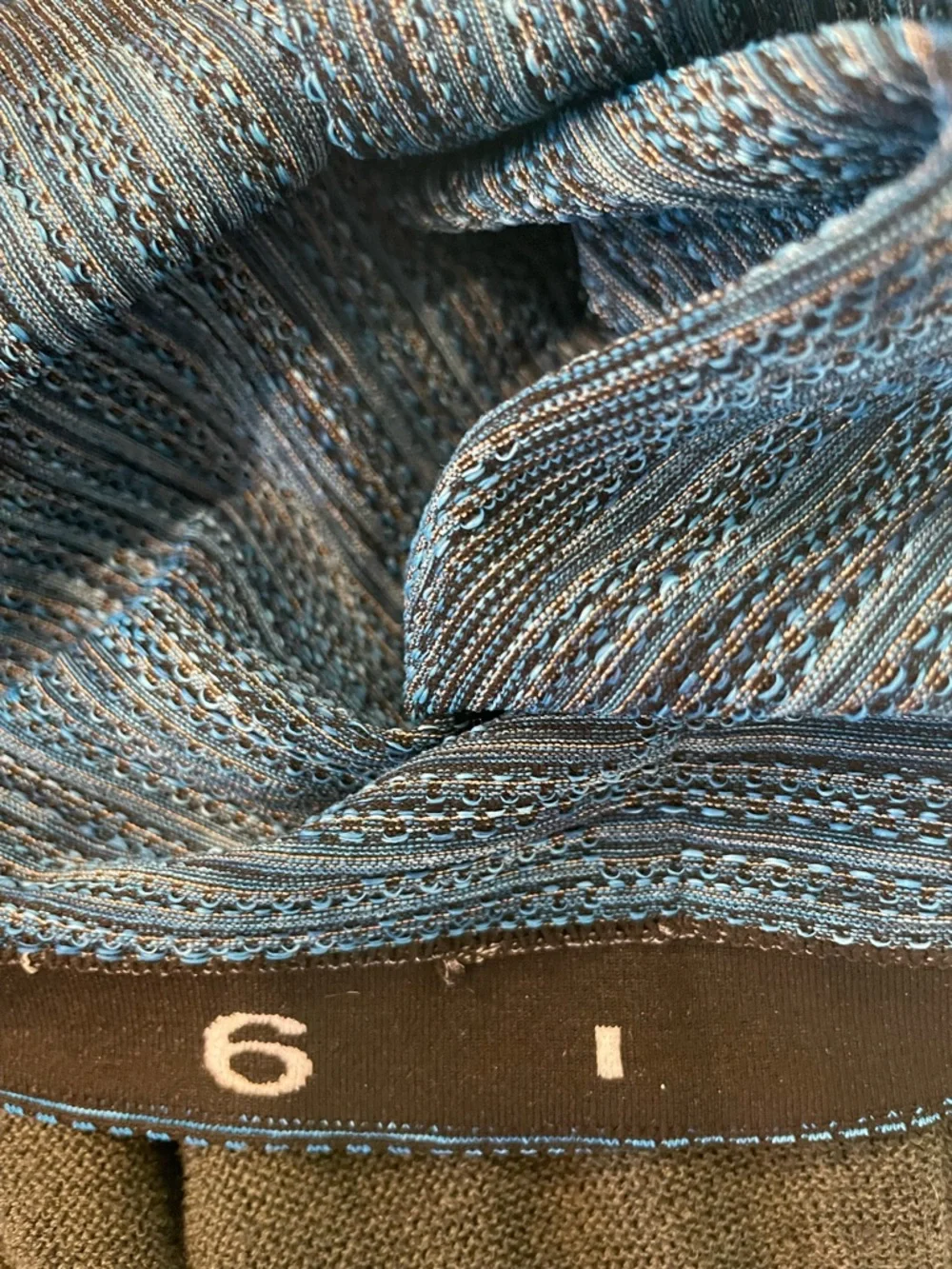 Lululemon Athletica Swiftly tech Blue black mini Stripe Racerback Tank Top sz 6